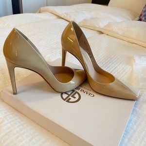 Stewart Weitzman pumps